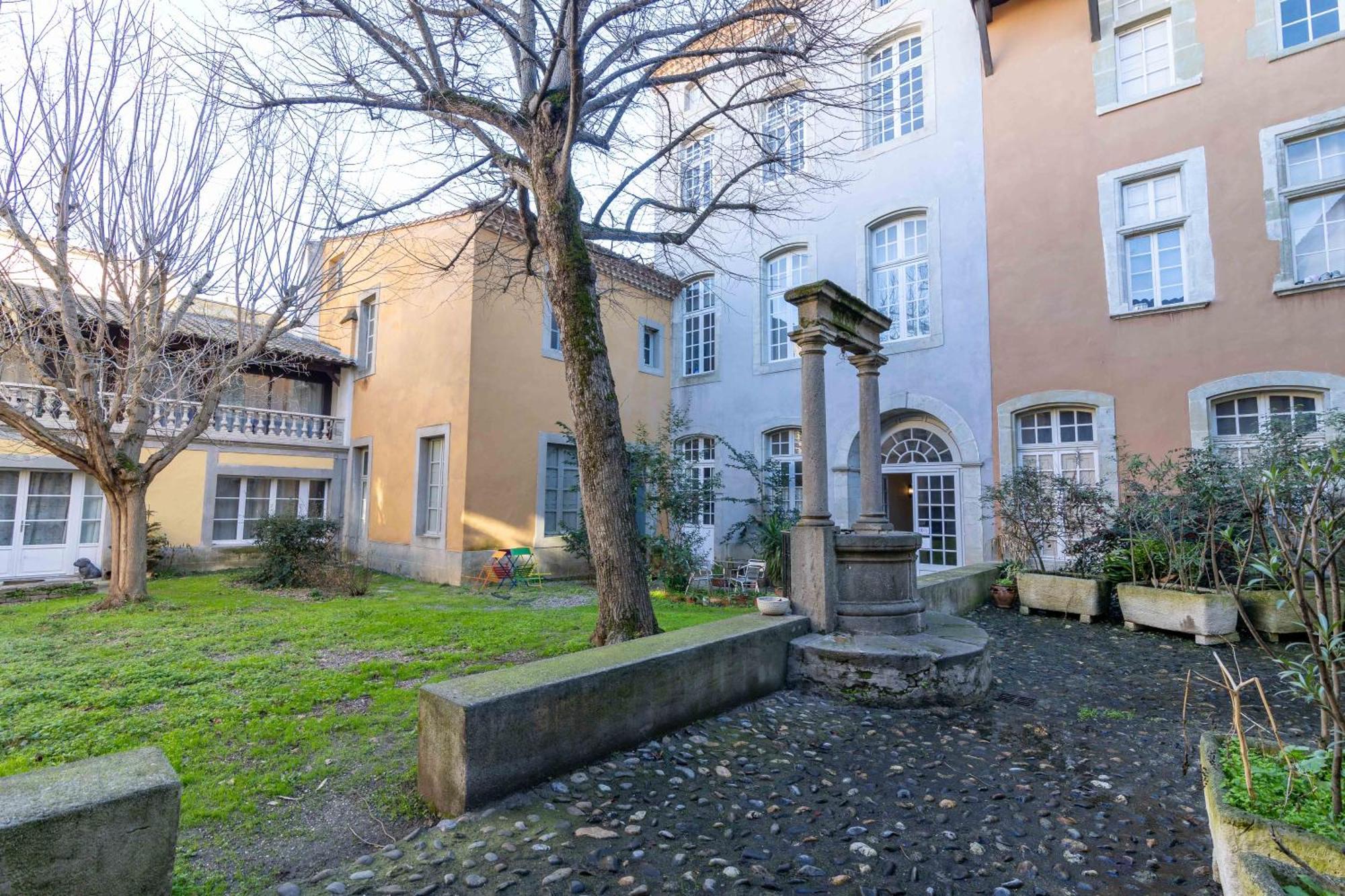 Apartment Bel Avec Cour Au Coeur De La Bastide