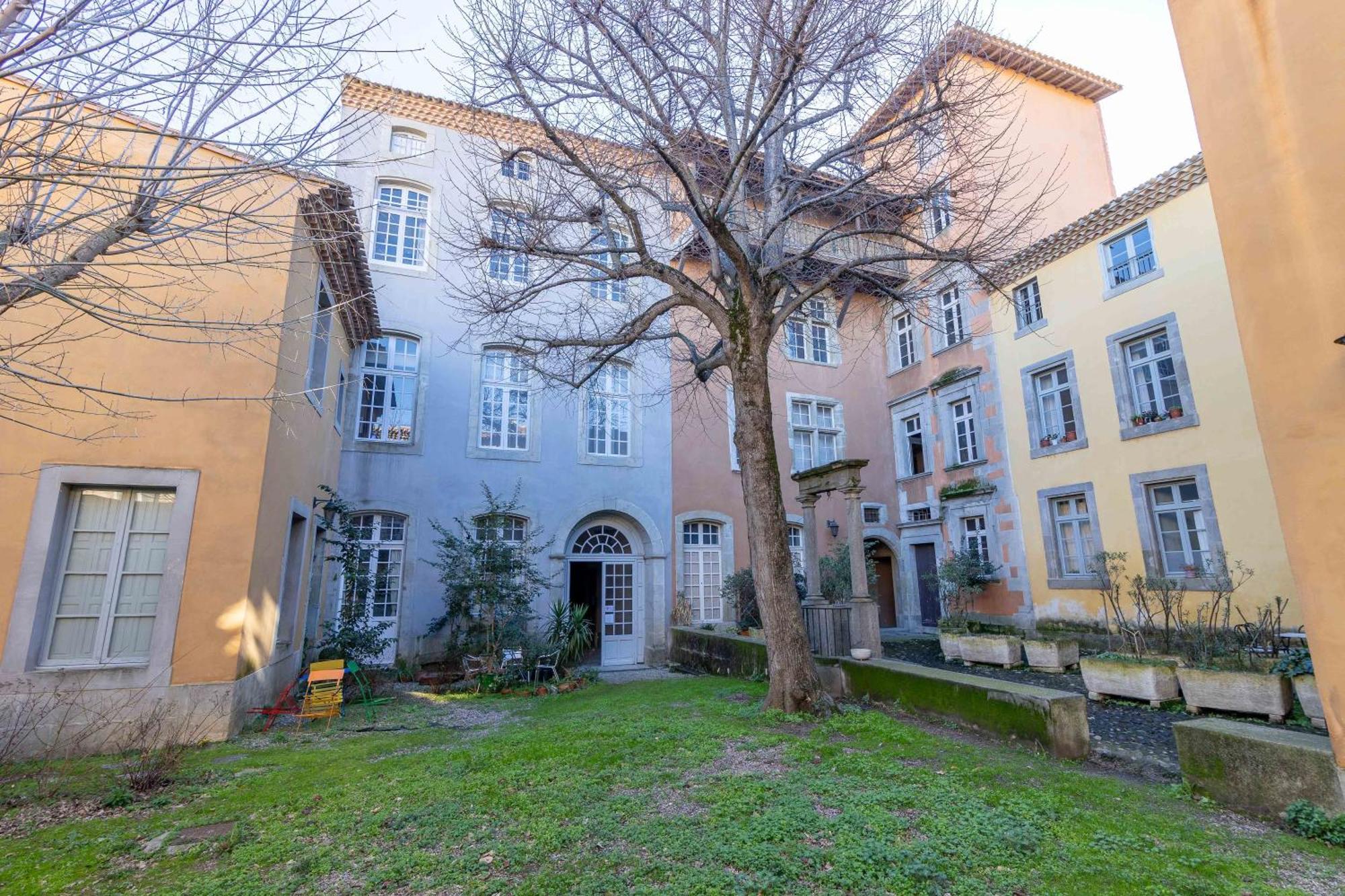 Bel Avec Cour Au Coeur De La Bastide Apartamento *